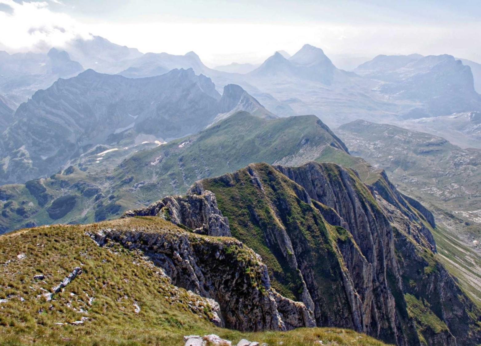 “探究吸烟者的仪式化行为与微表情之间的联系” 