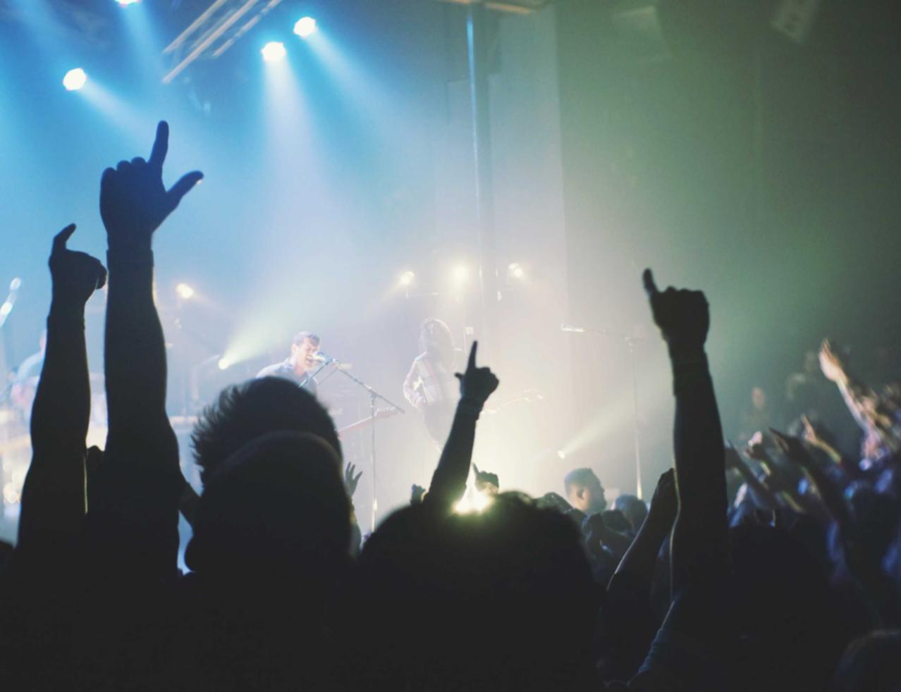 WX老号发卡网：短信群发如何提高公益活动报名的成功率