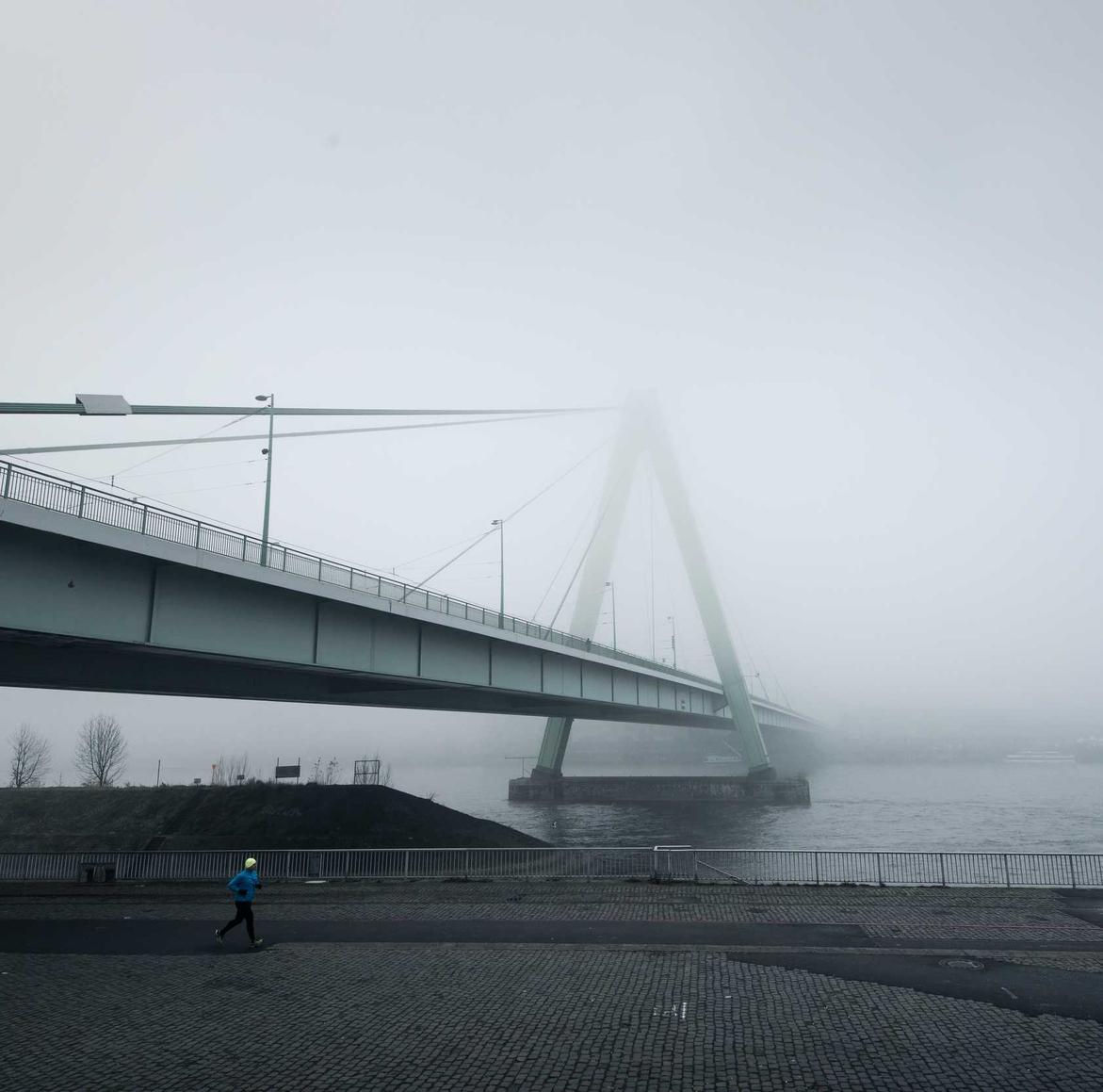 微信号码批发：如何选择股票开户平台